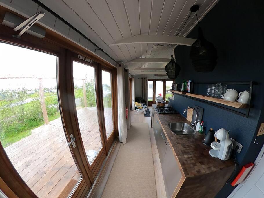 Strandvakantiehuisje! Воркум Экстерьер фото